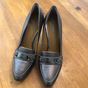 Coach dress heels. Silver / gold metal color!